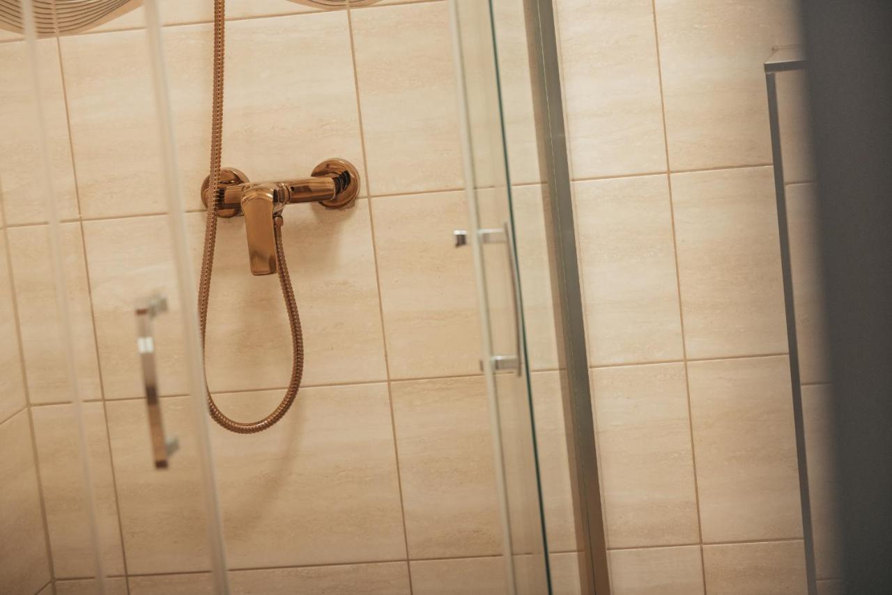 Apartamenty Grand Tatry - Sauna I Jacuzzi Wliczone W Cene Pobytu - 10 Minut Pieszo Od Term Bania ביאלקה טטרנסקה מראה חיצוני תמונה